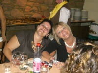 Zwei Heinzelfrauchen